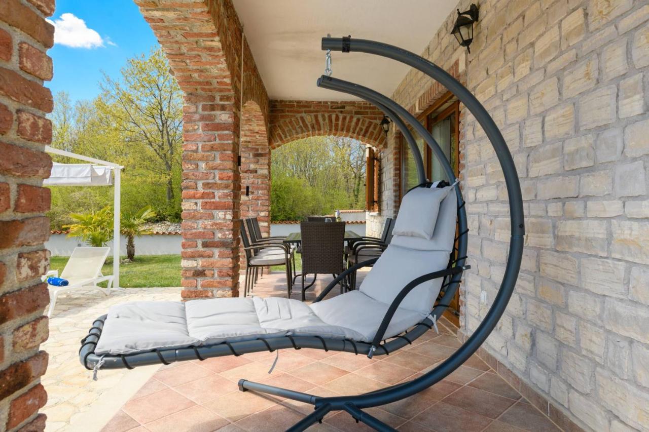 Paradis Villa Stone Queen With Heated Pool Butkovici  Exterior photo